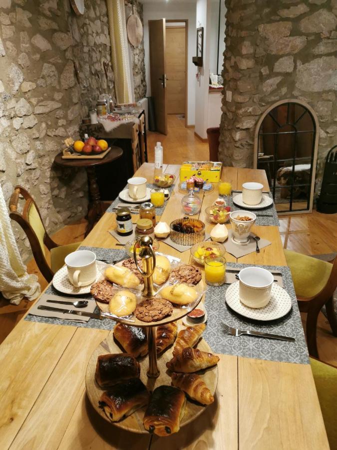 La Petite Chapelle Hotel Font-Romeu-Odeillo-Via Exterior foto