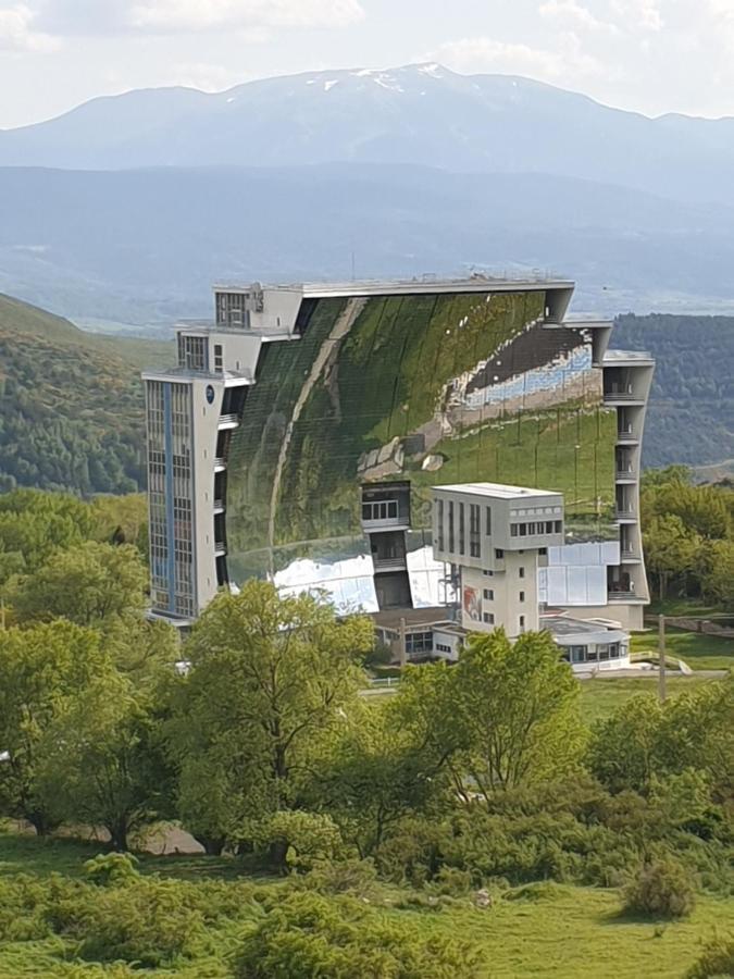 La Petite Chapelle Hotel Font-Romeu-Odeillo-Via Exterior foto