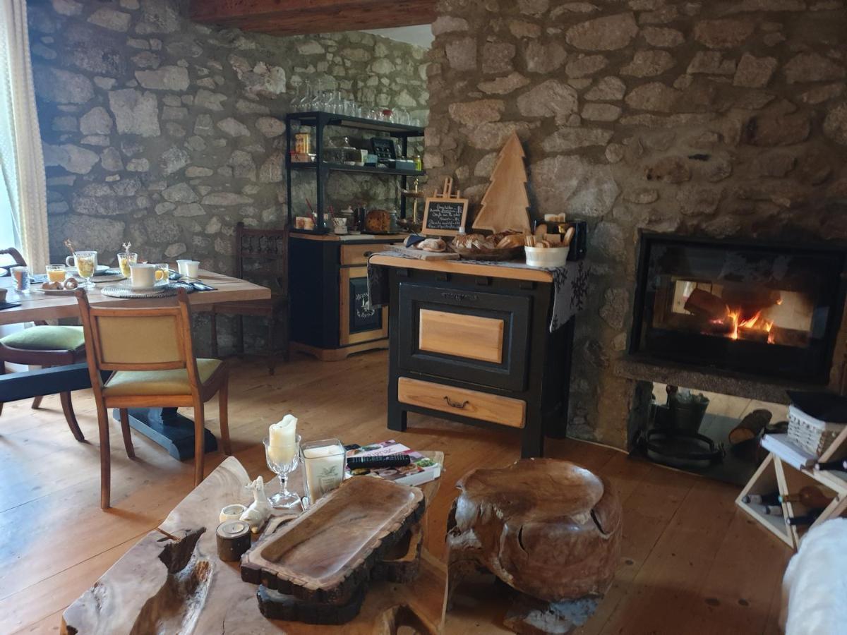 La Petite Chapelle Hotel Font-Romeu-Odeillo-Via Exterior foto