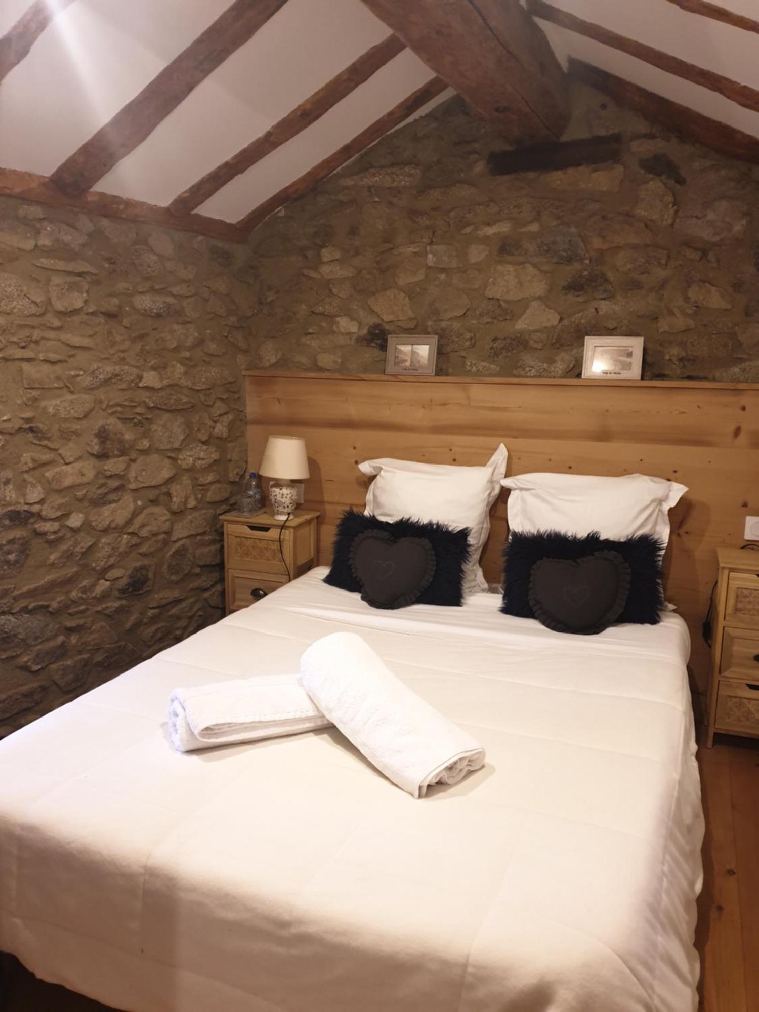 La Petite Chapelle Hotel Font-Romeu-Odeillo-Via Exterior foto